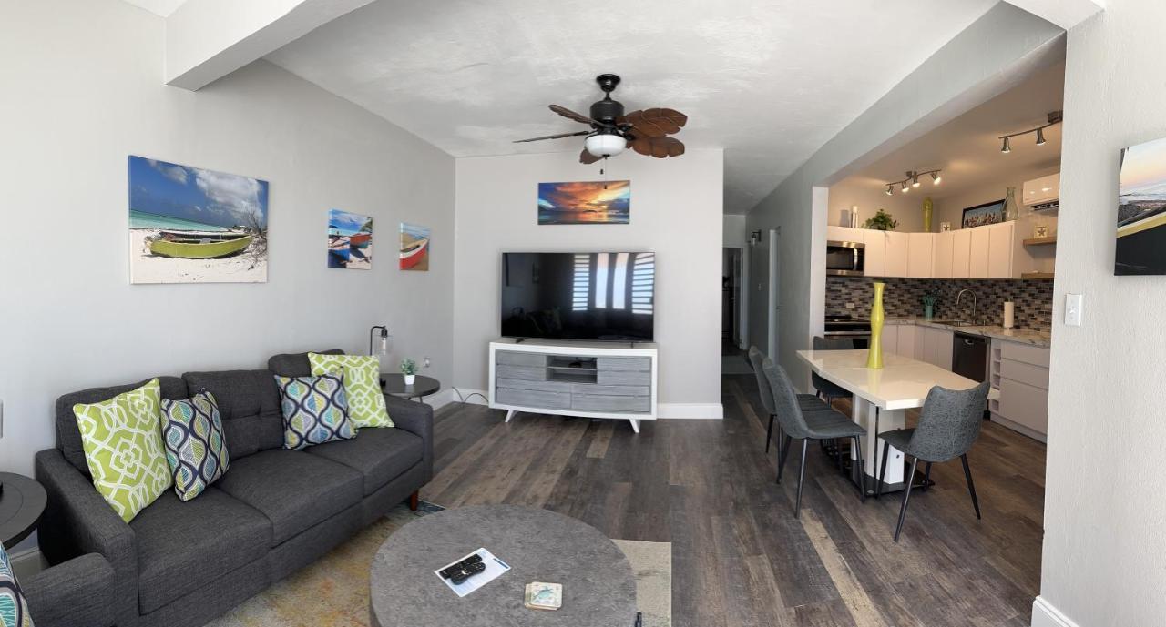 Aguada Beach Condos 外观 照片